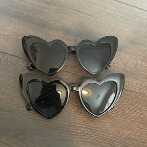 🖤black heart shaped sunglasses 🖤 THREE PAIRS